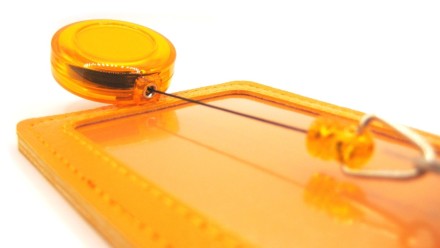 Обложка (оранжевая) для бейджа; проездного; карты; пропуска с держателем-рулеткой