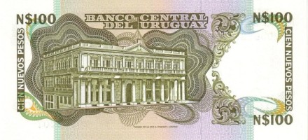 Уругвай 100 новых песо 1978-88 г Дворец Эстевес в Монтевидео  UNC  